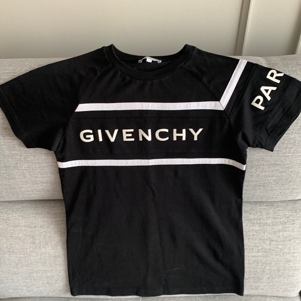 Authentic Givenchy Cotton Black Kids T-shirt with sz12 worn once